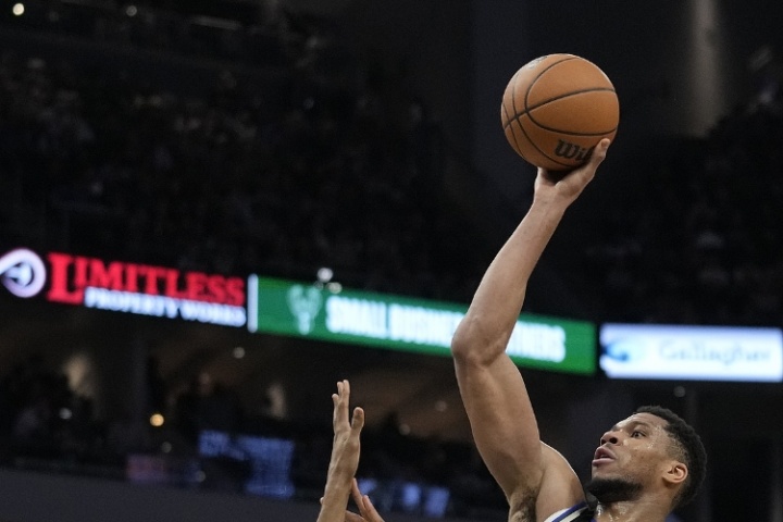 散了记者：尼克斯在提前续约大桥前得知 字母哥不会申请交易