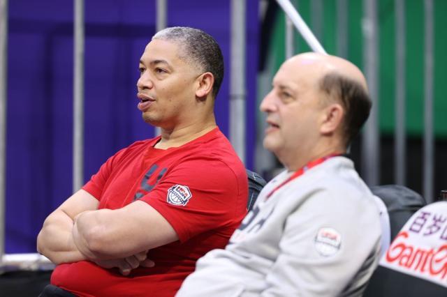 小范甘迪重回教练岗位,协助卢指导提升防守质量