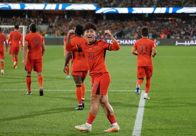 乐鱼体育入口-谢天谢地谢文能！ 国足取首粒运动战进球但被逆转